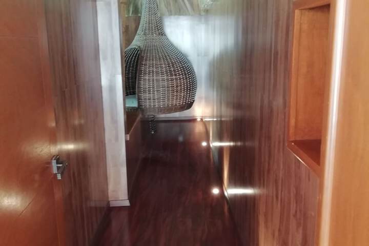 Room 9 of 39