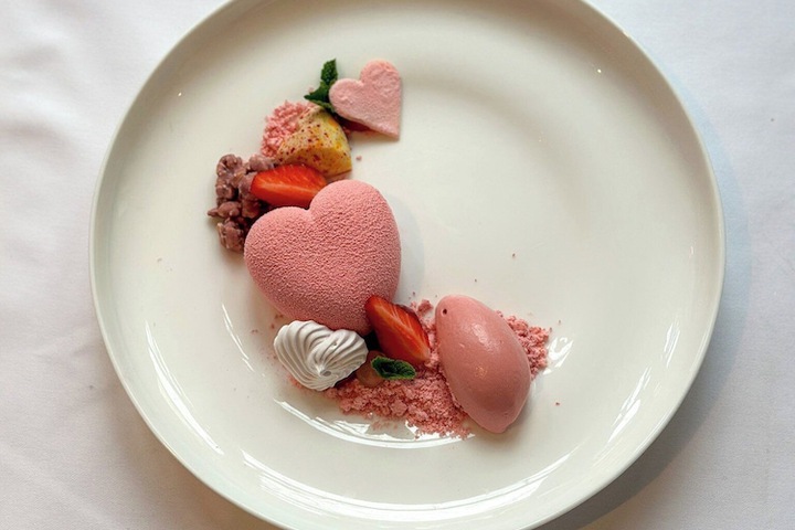 Dining 108 of 136