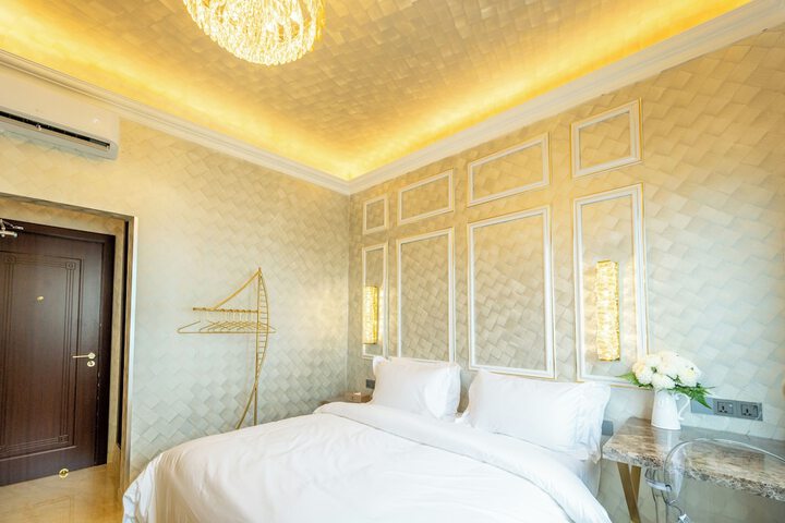 Room 44 of 285