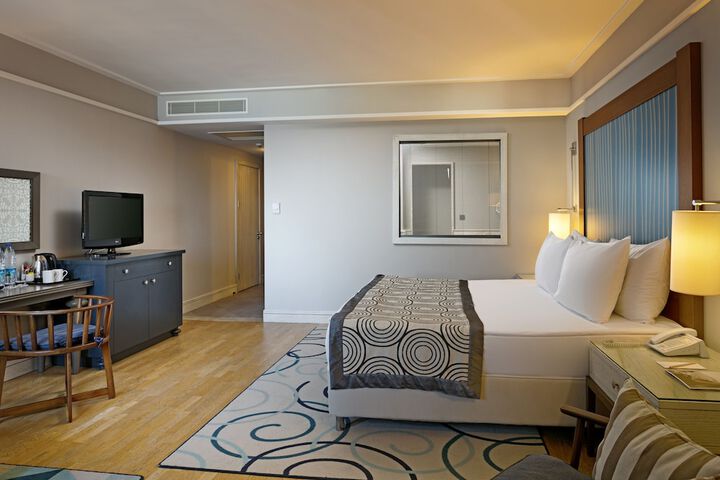 Room 18 of 164