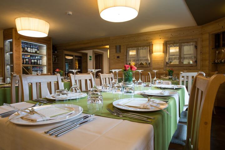 Dining 66 of 75