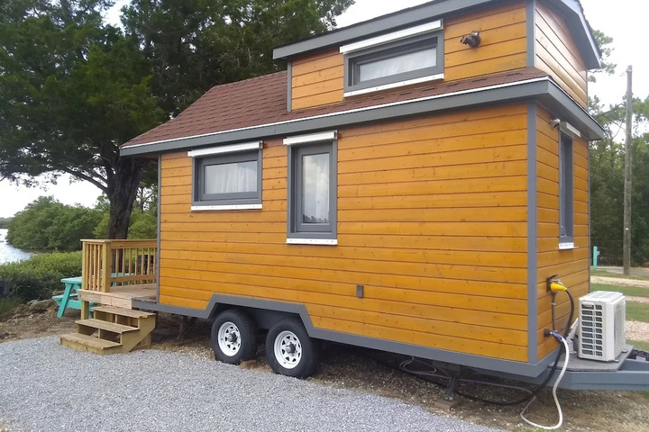 Exterior of Camptel Resort Cedar Key