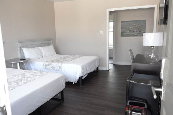 Room 9 of 90