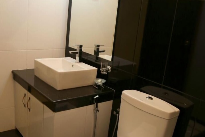 Room 15 of 25