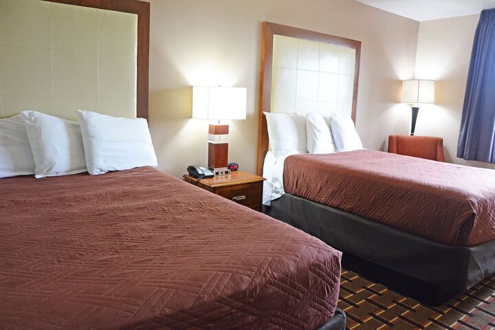 2 Double Beds (11 of 26)