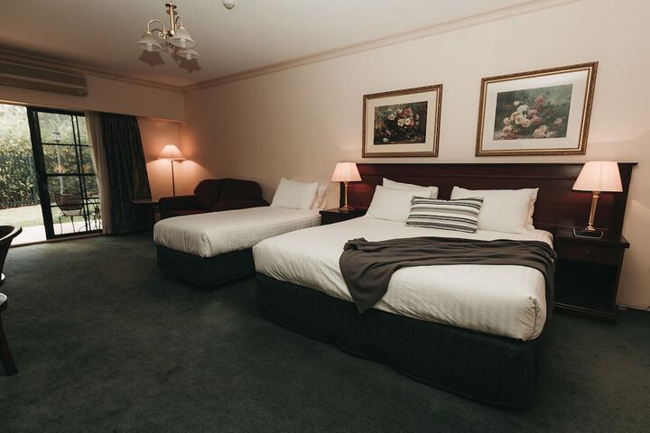 Room 10 of 29