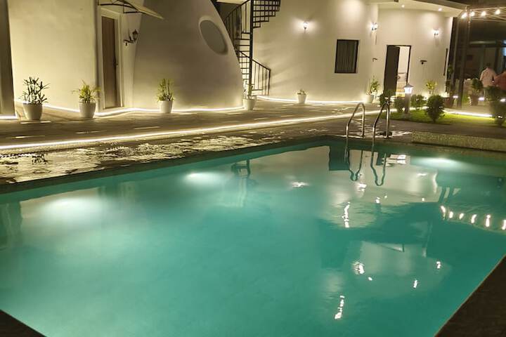Pool 65 of 95