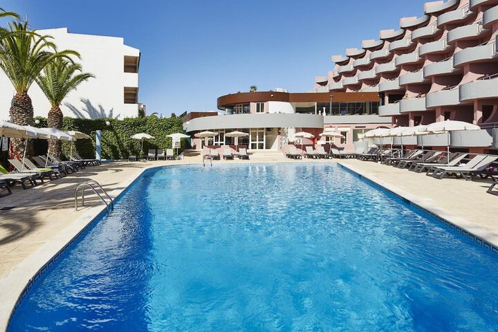 Hotel Pool