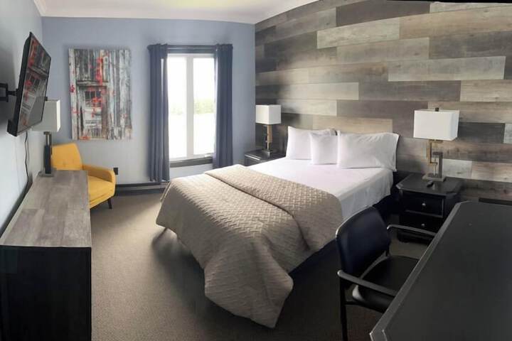 Room 12 of 27