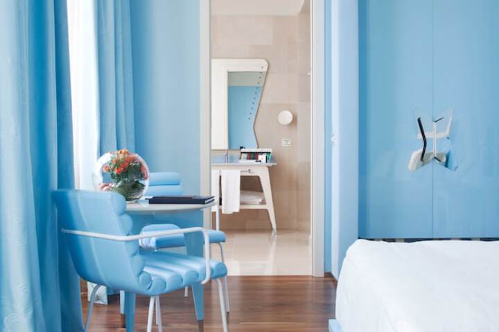 Room 5 of 49