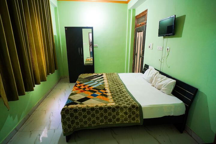 Room 8 of 27