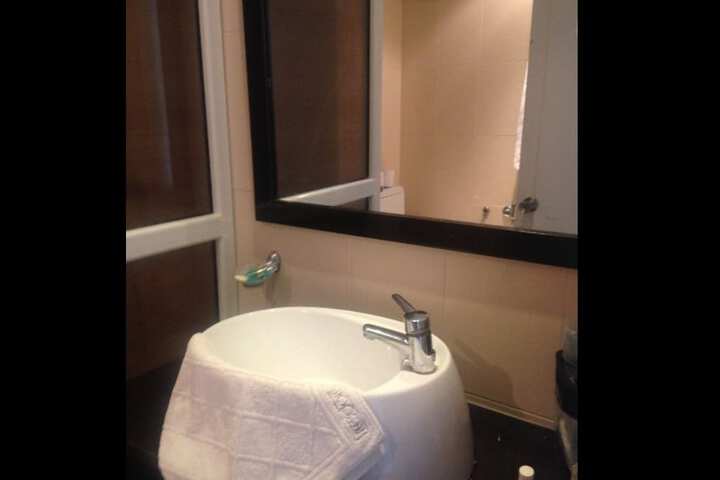 Room 34 of 103