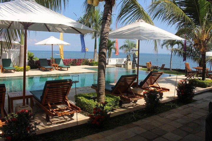 Pool Hotel