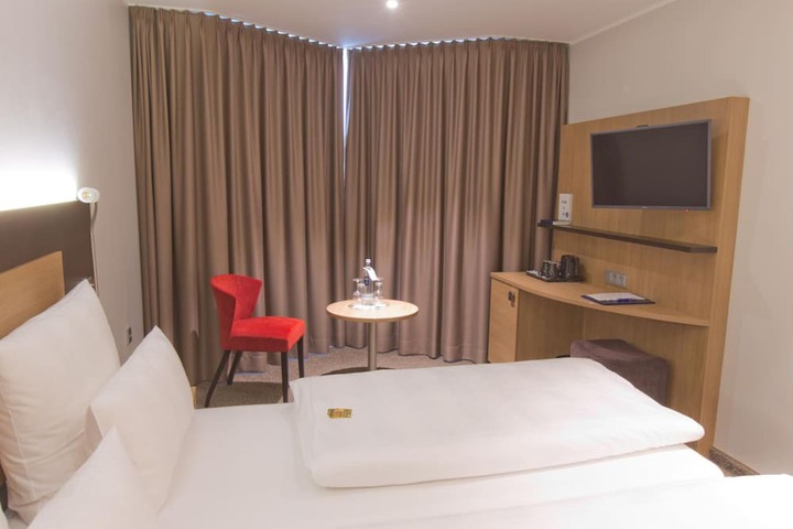 Room 25 of 70