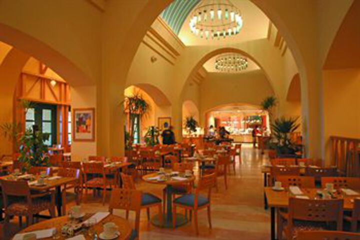 Dining 21 of 26