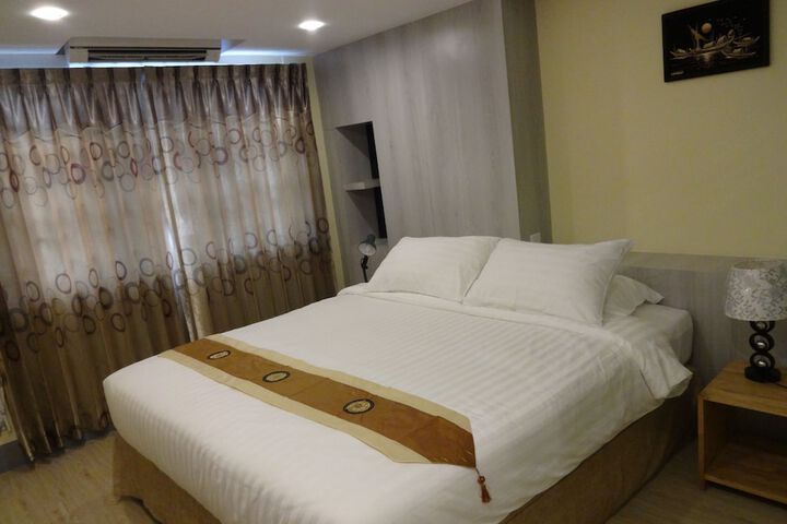 Room 5 of 25
