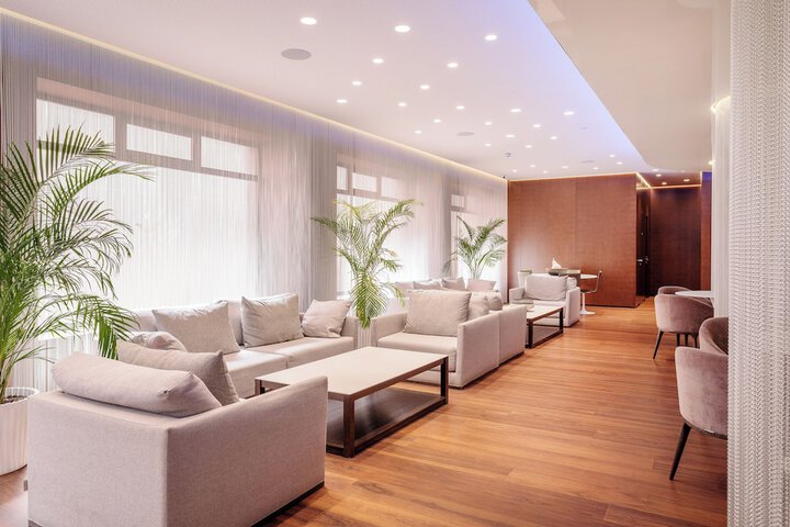 Entrance & Lobby