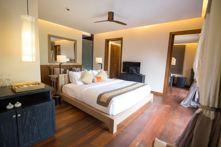 Room 7 of 75