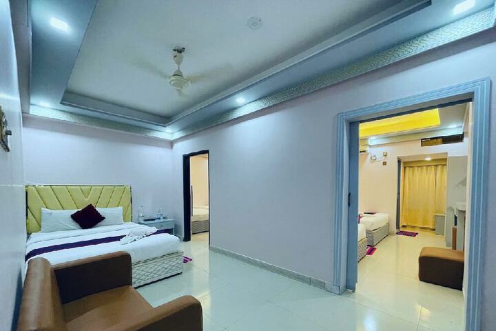 Room 17 of 22