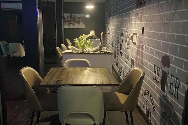 Dining 19 of 27