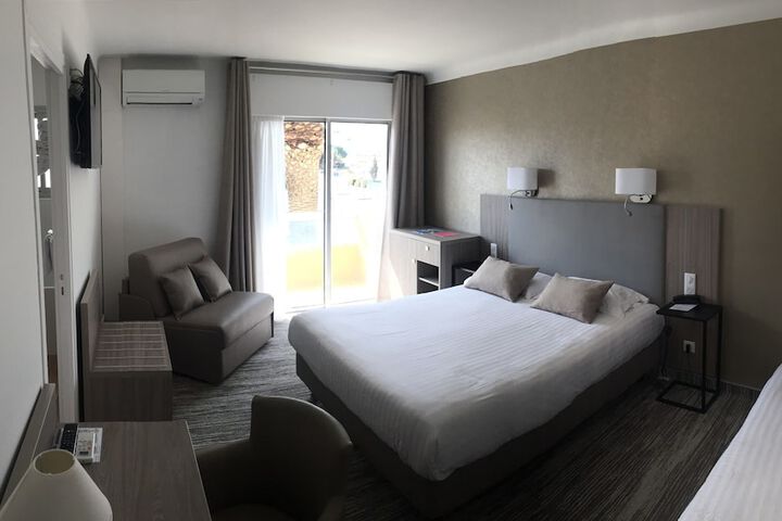 Room 30 of 87