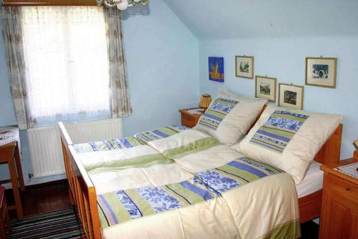 Room 2 of 25