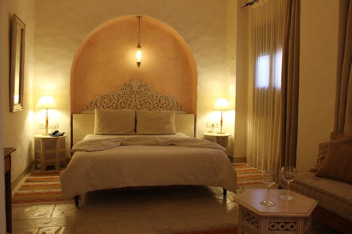 Room 4 of 34