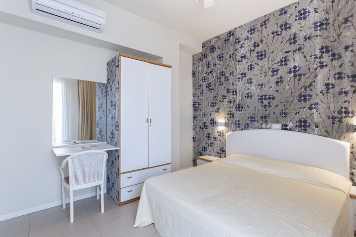 Room 9 of 54