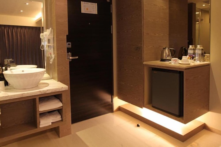 Room 47 of 62