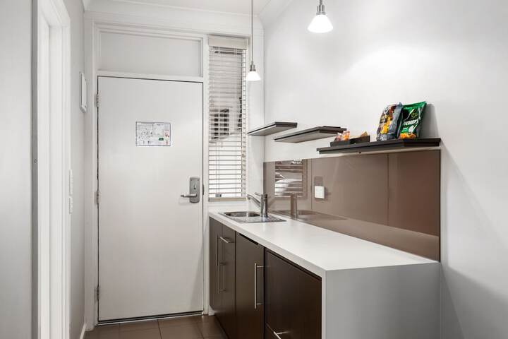 Room 15 of 93