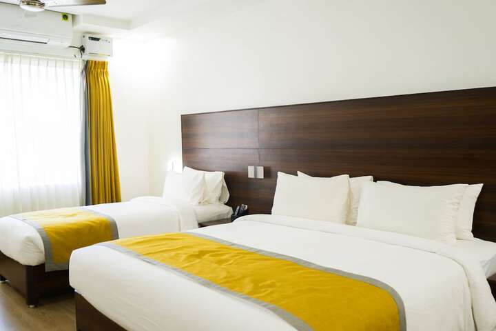 Room 12 of 25