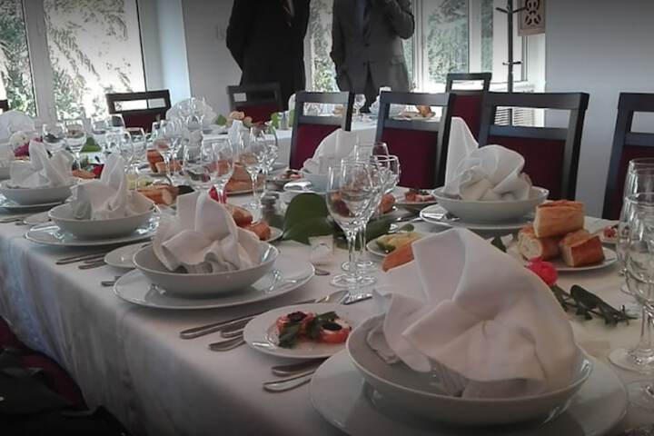 Dining 48 of 63