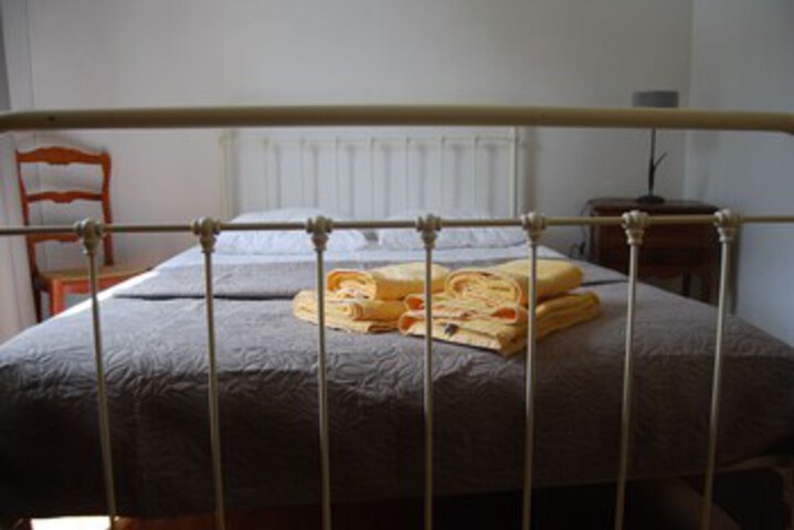 Room 25 of 40