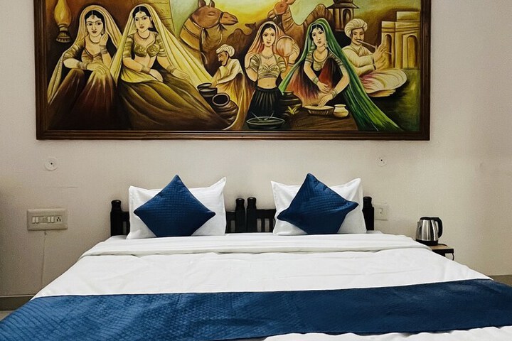 Room 12 of 26