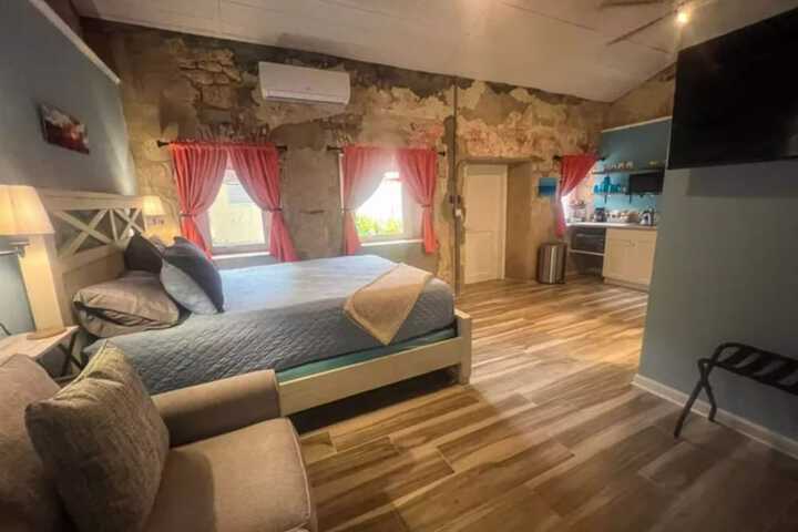 Room 71 of 171