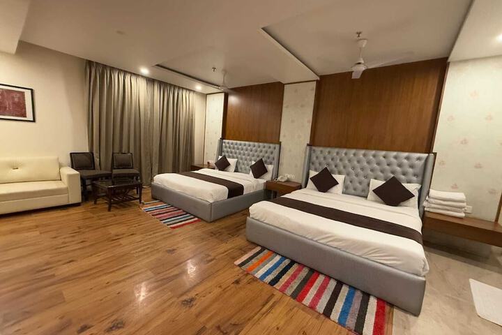 Room 14 of 27