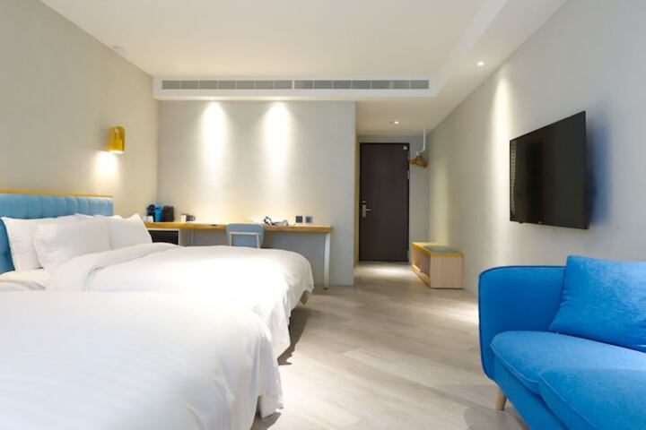 Room 16 of 135