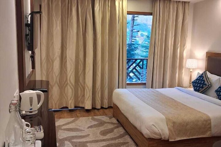Room 7 of 11