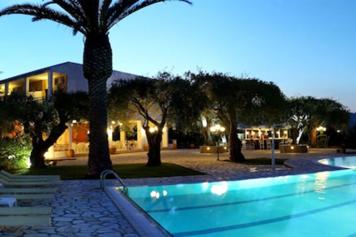 Pool Hotel