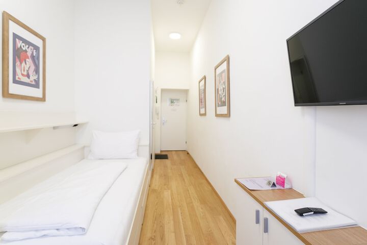 Room 5 of 22