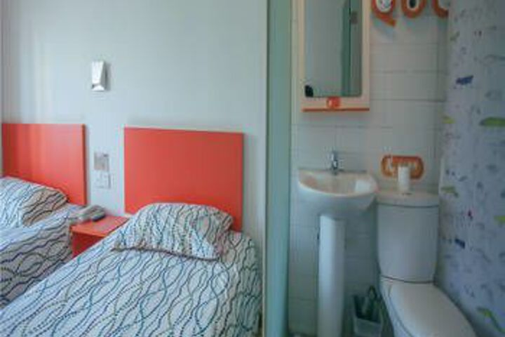 Room 14 of 16