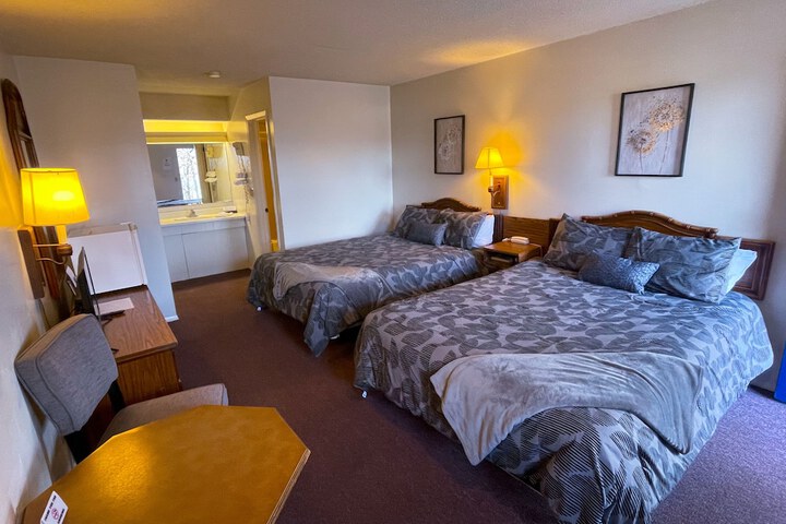 Room 32 of 69