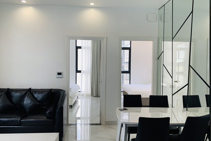 Room 10 of 16