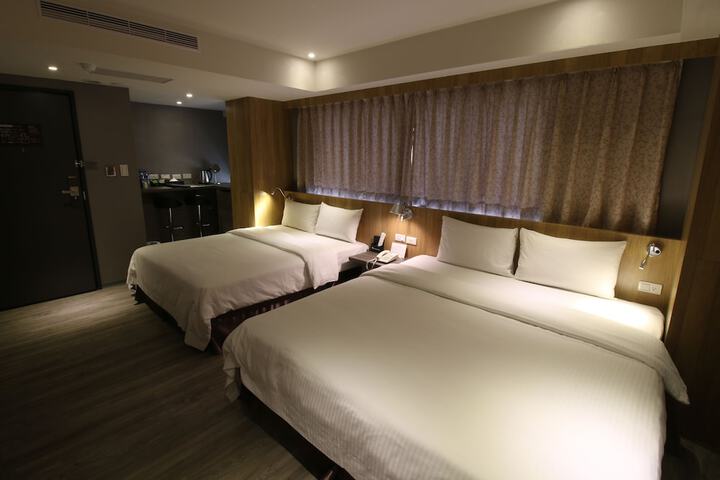 Room 9 of 45