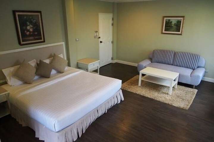 Room 10 of 30