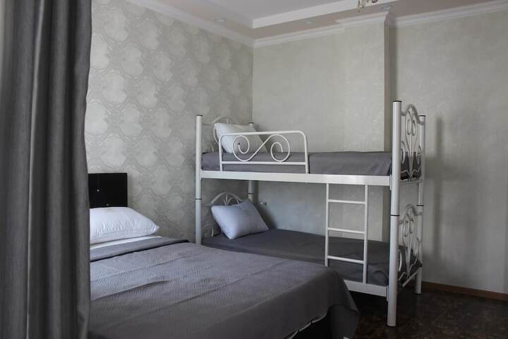 Room 10 of 27