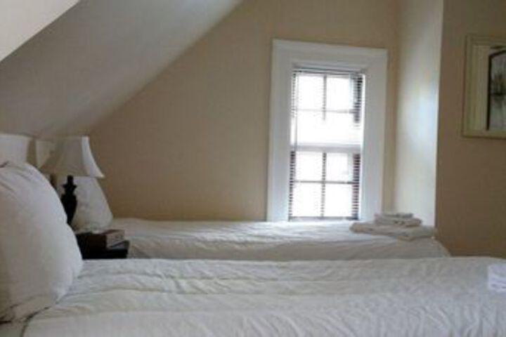 Room 18 of 48