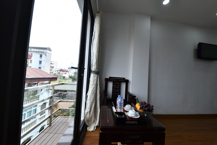 Room 11 of 36