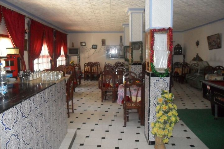 Dining 8 of 31