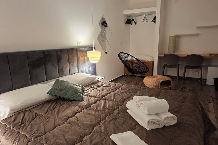 Room 19 of 127